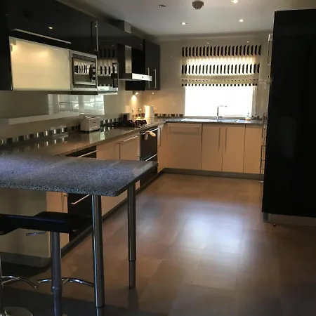 Villa 5-bed Near Praia D'el Rey Beach Golf Course Amoreira (Leiria)