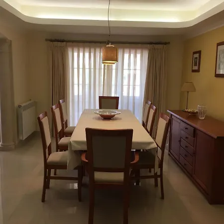 Villa 5-bed Near Praia D'el Rey Beach Golf Course