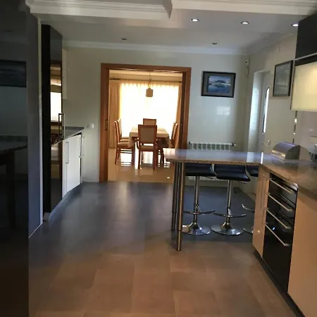 5-bed Near Praia D'el Rey Beach Golf Course Villa *