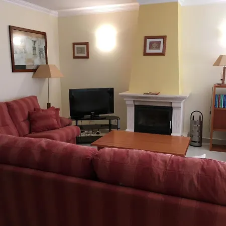 Villa 5-bed Near Praia D'el Rey Beach Golf Course *