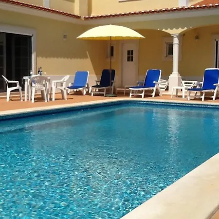 5-bed Near Praia D'el Rey Beach Golf Course Villa